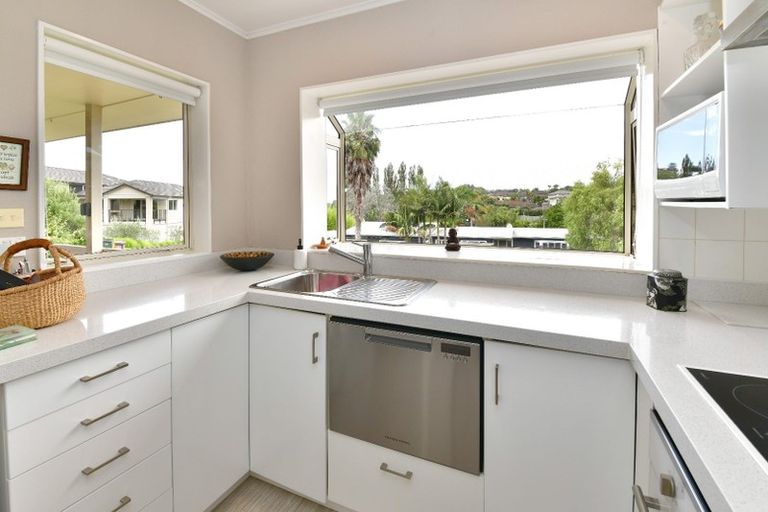 Photo of property in 2a Melia Place, Stanmore Bay, Whangaparaoa, 0932