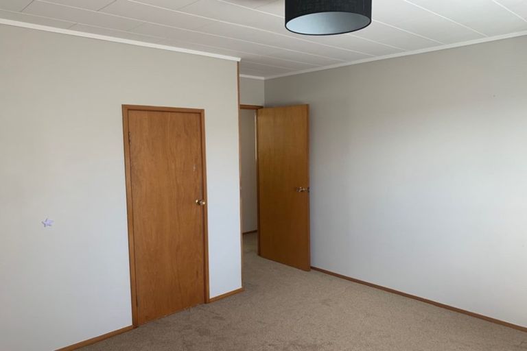 Photo of property in 41 Tamahere Drive, Glenfield, Auckland, 0629