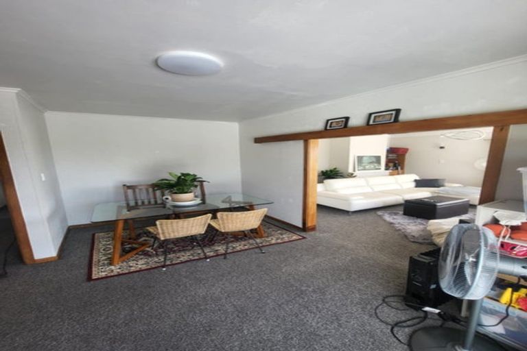 Photo of property in 35a Glenfern Road, Mellons Bay, Auckland, 2014