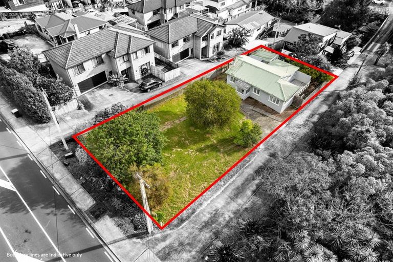 Photo of property in 692 Beach Road, Browns Bay, Auckland, 0630