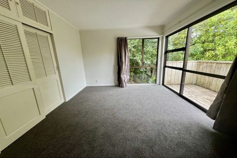 Photo of property in 18 Wade River Road, Stanmore Bay, Whangaparaoa, 0932