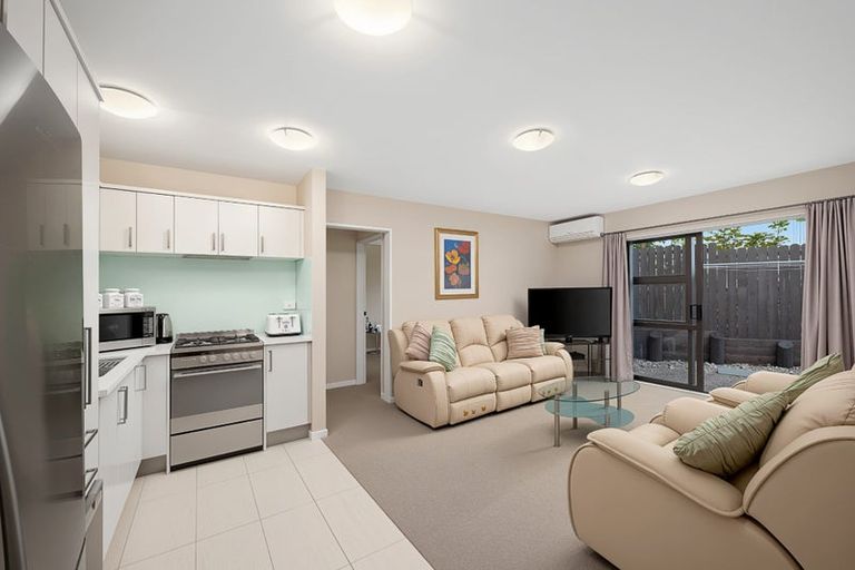 Photo of property in 77 San Marino Drive West, Henderson, Auckland, 0612