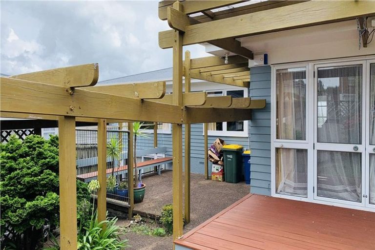 Photo of property in 50 Lyttelton Avenue, Forrest Hill, Auckland, 0620