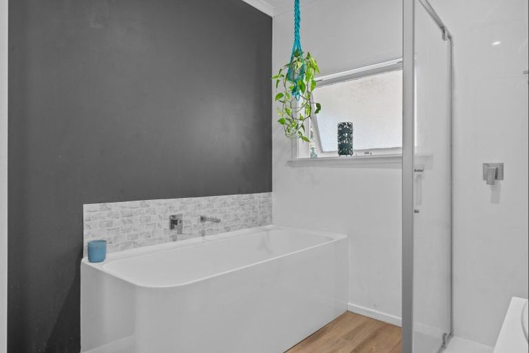 Photo of property in 14a Walsh Road, Westown, New Plymouth, 4310