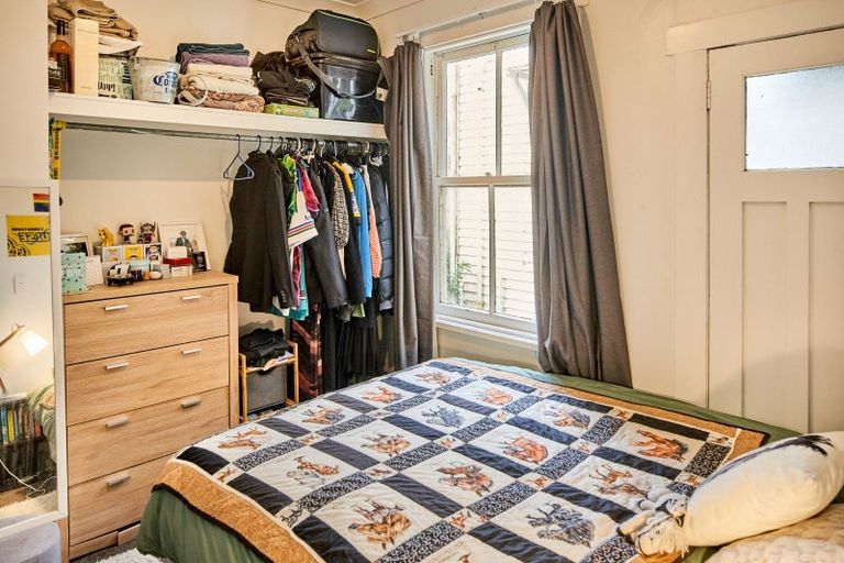 Photo of property in 24 Garden Road, Northland, Wellington, 6012