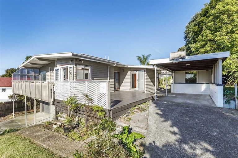 Photo of property in 68 Selwyn Crescent, Forrest Hill, Auckland, 0620