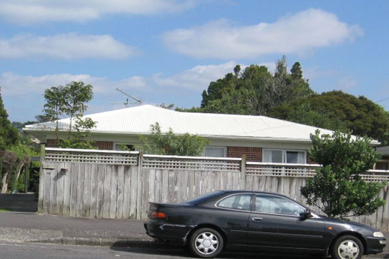 Photo of property in 2/42 Mahara Avenue, Birkenhead, Auckland, 0626