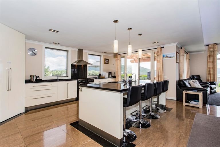 Photo of property in 2 Sams Place, Lake Tekapo, 7999