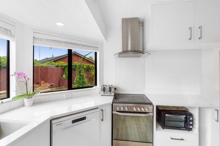 Photo of property in 26 Settlers Grove, Orewa, 0931