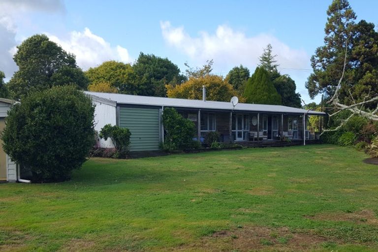 Photo of property in 52 Takiroa Street, Urenui, 4375