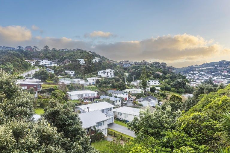 Photo of property in 1 Southern Cross Crescent, Island Bay, Wellington, 6023