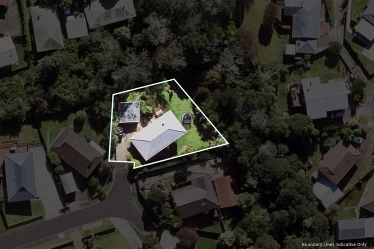 Photo of property in 8 Luxor Place, Massey, Auckland, 0614