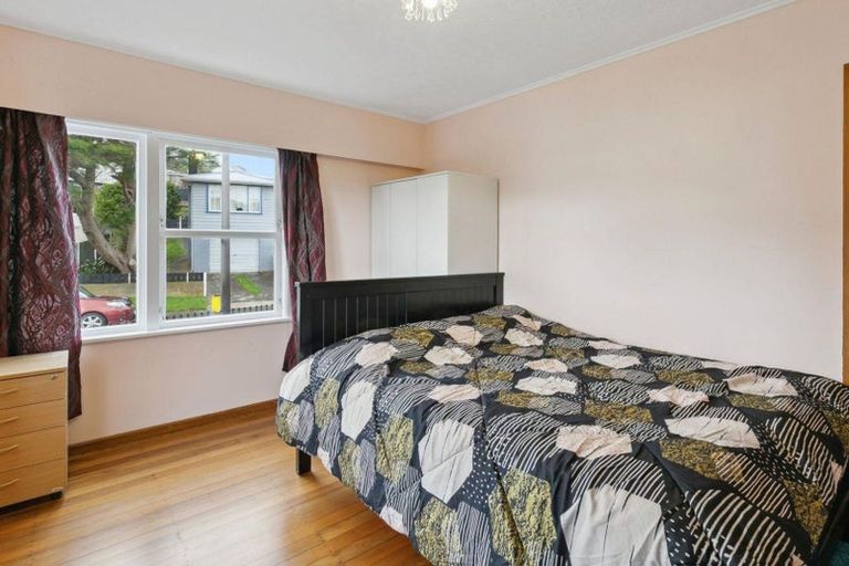 Photo of property in 12 Camrose Grove, Kingston, Wellington, 6021