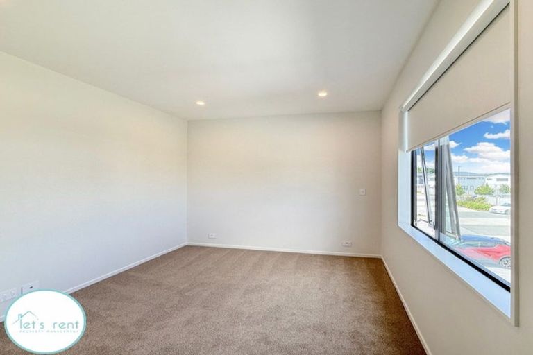 Photo of property in 12 Tara Lane, Manurewa, 2102