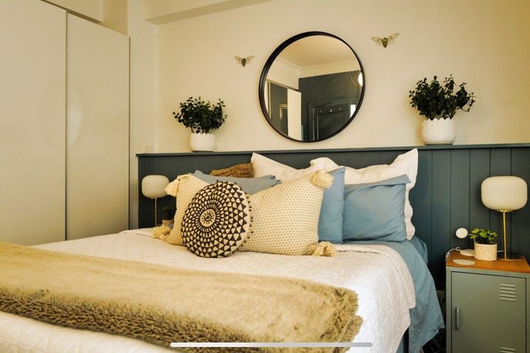 Photo of property in Sunhaven Flats, 262 Oriental Parade, Oriental Bay, Wellington, 6011