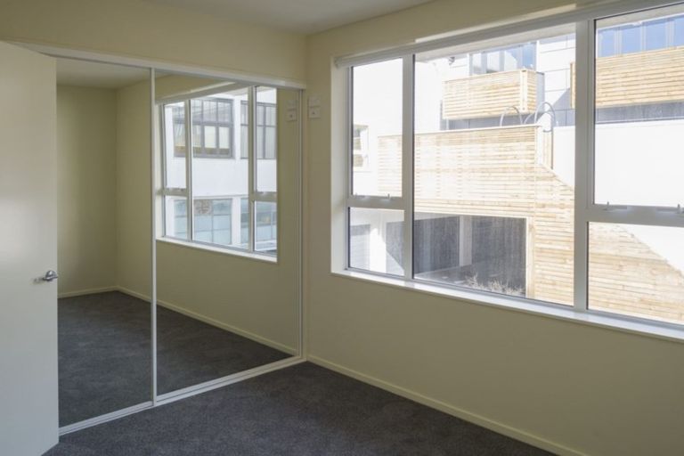 Photo of property in Pirie Street Townhouses, 18/35u Pirie Street, Mount Victoria, Wellington, 6011