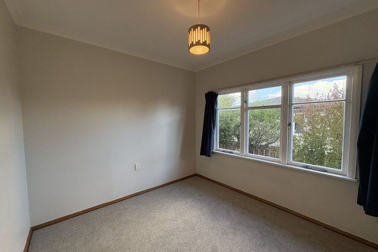 Photo of property in 17 Howard Road, Taradale, Napier, 4112