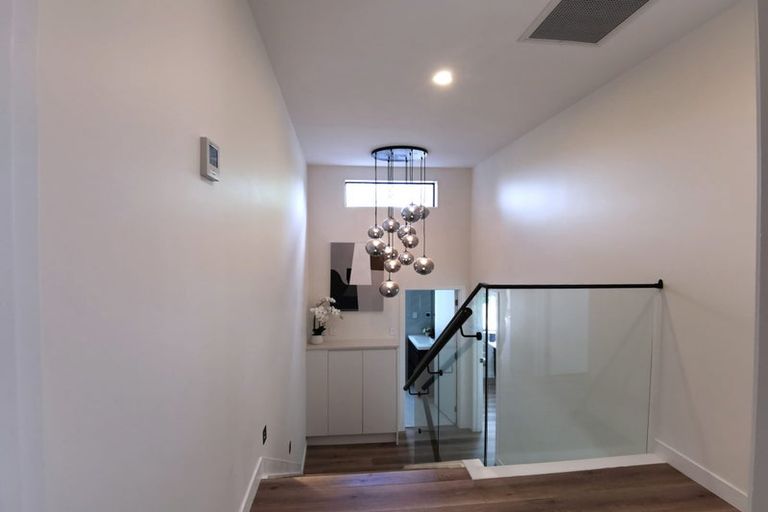 Photo of property in 57e Hogans Road, Glenfield, Auckland, 0629
