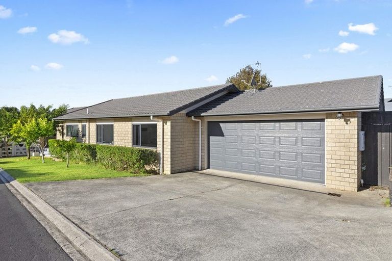 Photo of property in 12 Rays Way, Tuakau, 2121