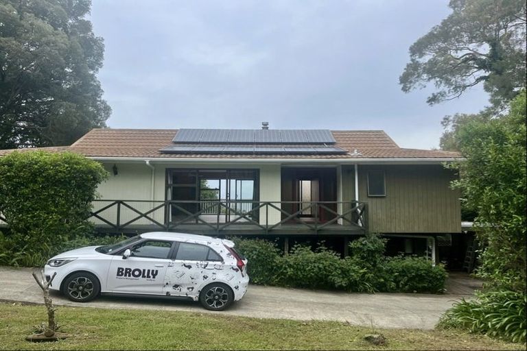Photo of property in 18 Wade River Road, Stanmore Bay, Whangaparaoa, 0932