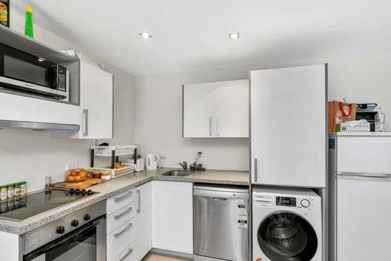 Photo of property in Dual Apartments, 108/142 Vivian Street, Te Aro, Wellington, 6011