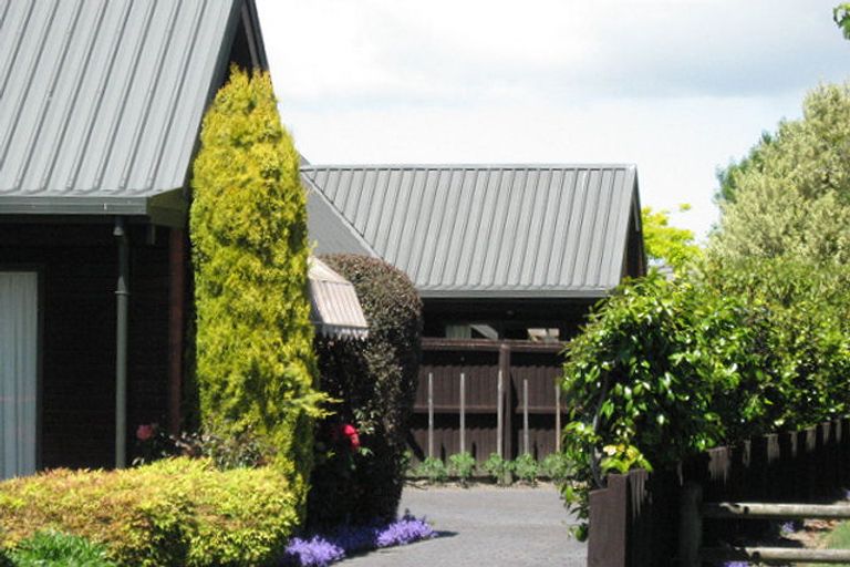 Photo of property in 2/87 Merrin Street, Avonhead, Christchurch, 8042