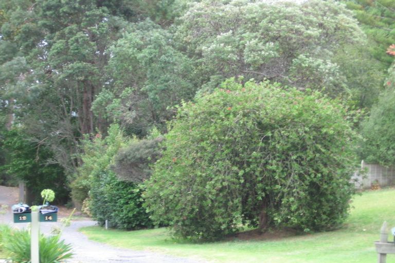 Photo of property in 18 Packham Place, Beach Haven, Auckland, 0626