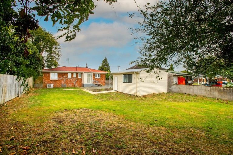 Photo of property in 4 Coles Place, Manurewa, Auckland, 2102
