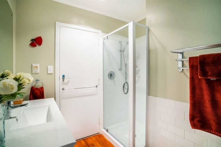 Photo of property in 2/56 Alton Avenue, Hillcrest, Auckland, 0627