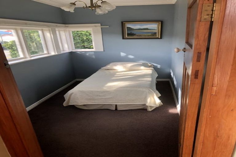Photo of property in 14 Petherick Crescent, Johnsonville, Wellington, 6037