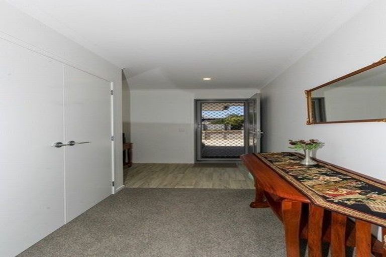 Photo of property in 180 Tukapa Street, Westown, New Plymouth, 4310