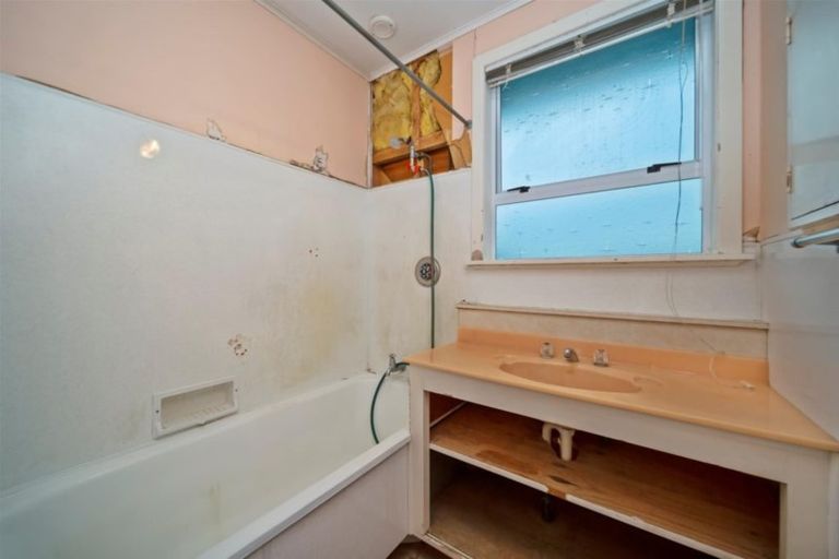 Photo of property in 15 Hunter Street, Hawera, 4610