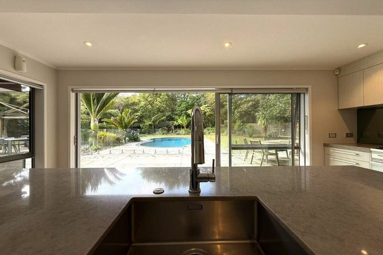 Photo of property in 26 Kingfisher Grove, Greenhithe, Auckland, 0632