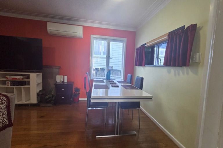 Photo of property in 15 Brains Road, Kelston, Auckland, 0602