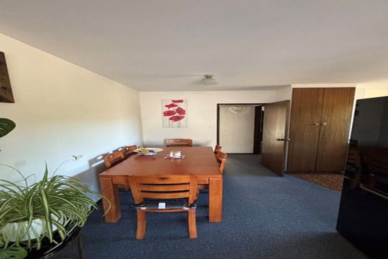 Photo of property in 2/74 Solomon Avenue, Redwood, Christchurch, 8051