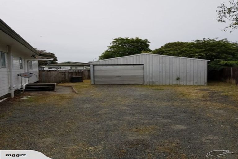 Photo of property in 32 Heathdale Crescent, Papakura, 2110