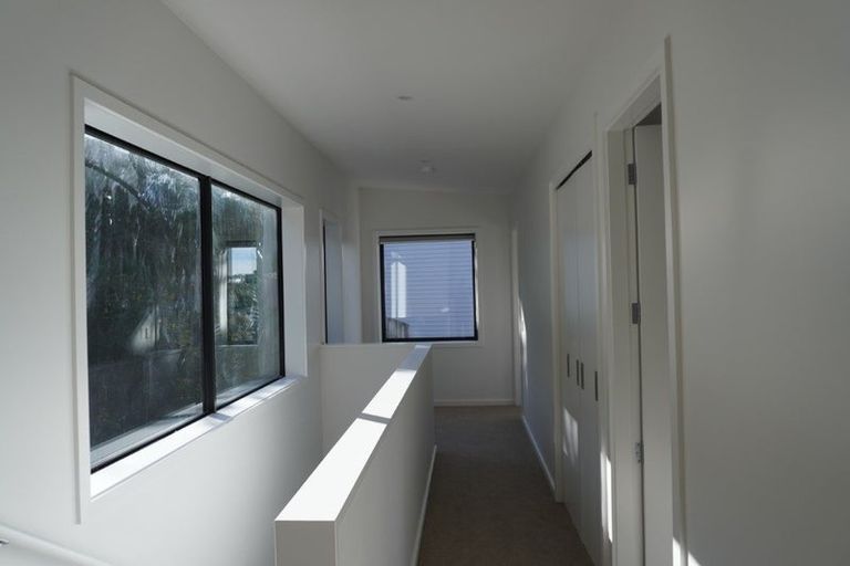 Photo of property in 8 Silvereye Way, Johnsonville, 6037