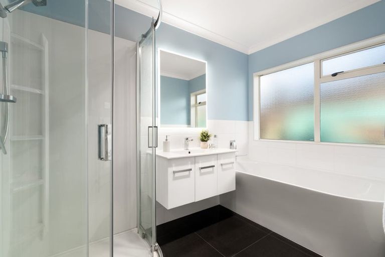 Photo of property in 5 Castlehill Court, Wattle Downs, Auckland, 2103