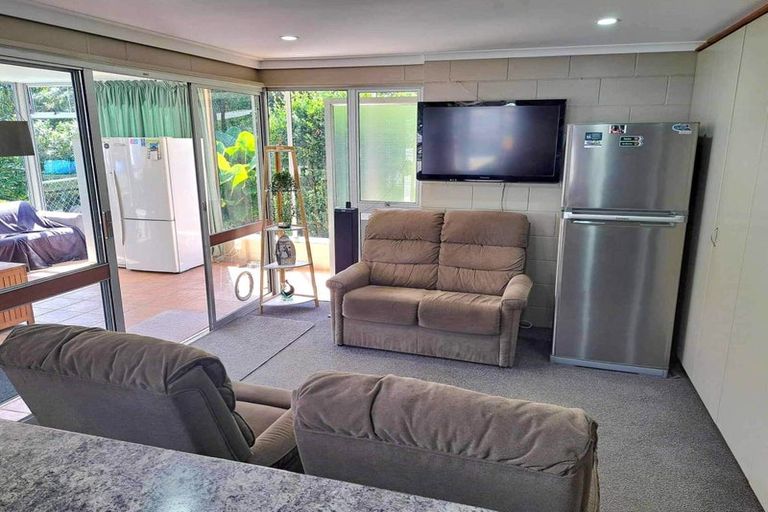 Photo of property in 513 Abel Tasman Drive, Clifton, Takaka, 7183
