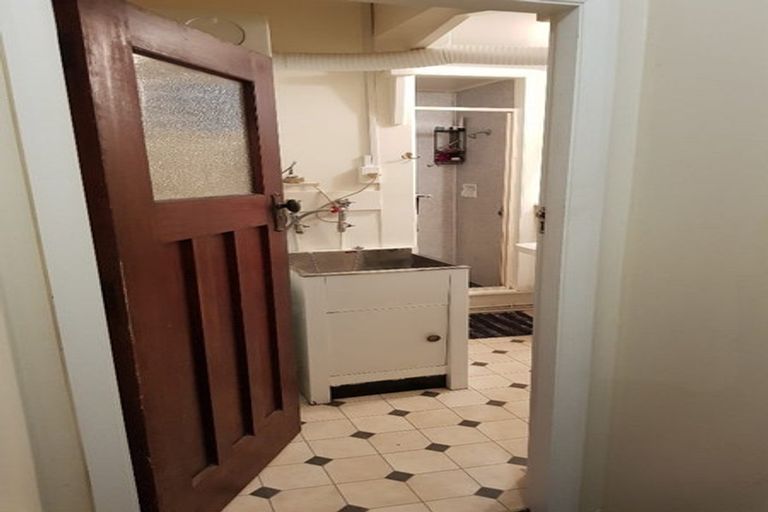 Photo of property in 71 Nairn Street, Mount Cook, Wellington, 6011