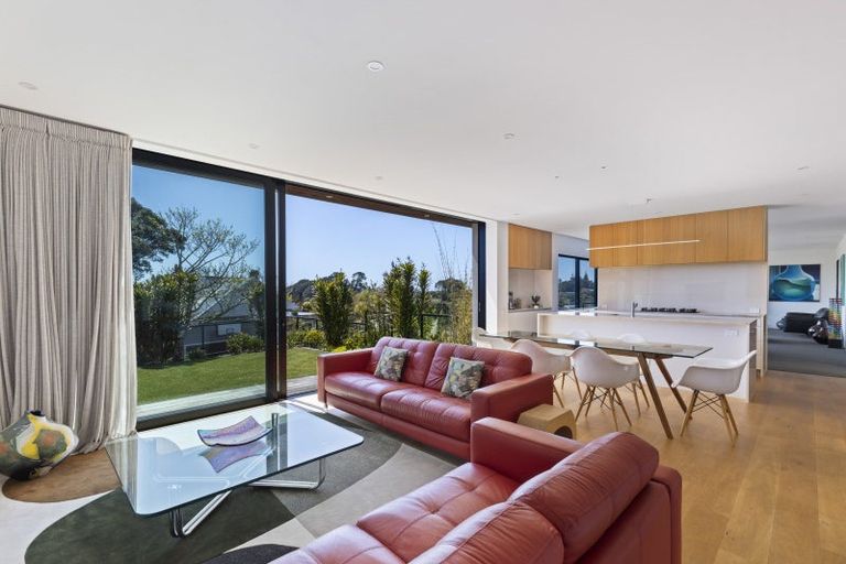 Photo of property in 5 Barrett Road, Spotswood, New Plymouth, 4310