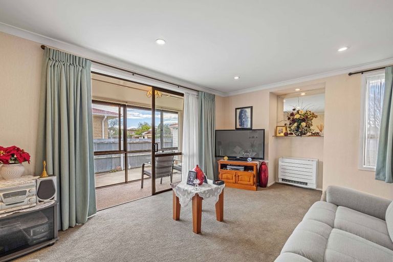 Photo of property in 38 Frensham Crescent, Woolston, Christchurch, 8062