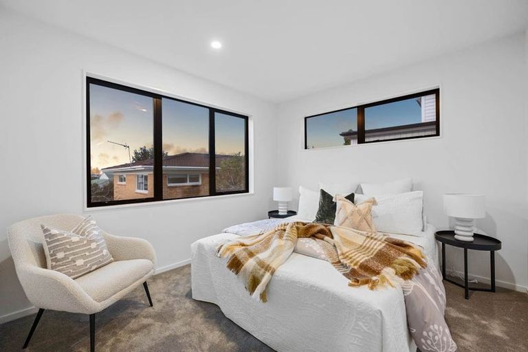 Photo of property in 33c Garadice Road, Rothesay Bay, Auckland, 0630