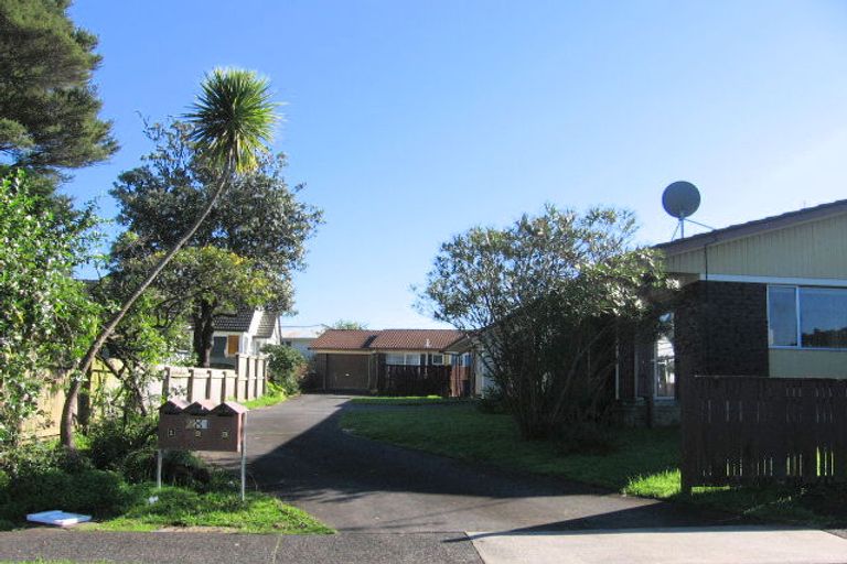 Photo of property in 3/28 Roberts Road, Te Atatu South, Auckland, 0610