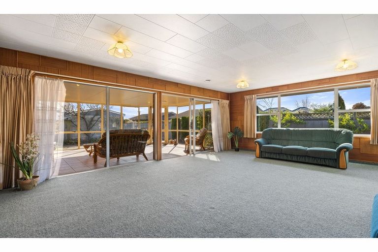 Photo of property in 12a Gamblins Road, Saint Martins, Christchurch, 8022