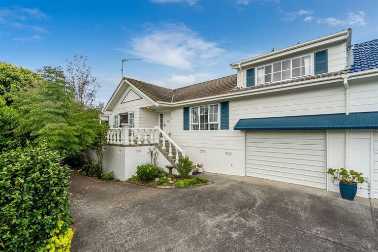 Photo of property in 1/6 Mahuta Grove, Northcote, Auckland, 0627