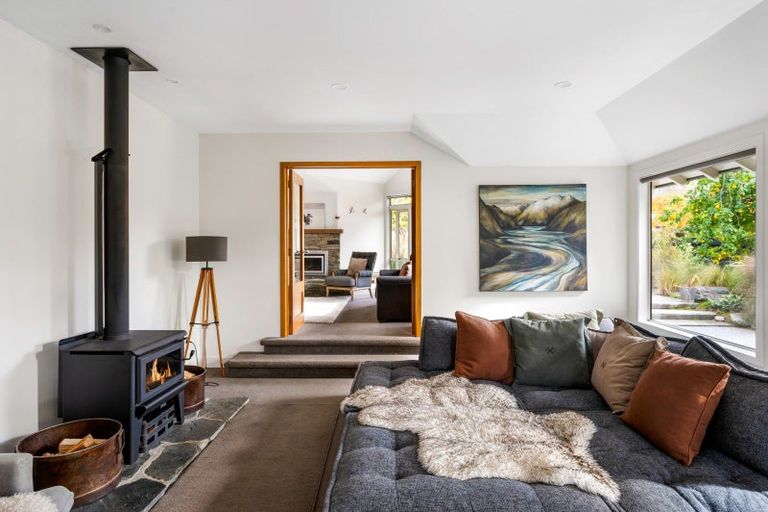 Photo of property in 92 Meadowstone Drive, Wanaka, 9305