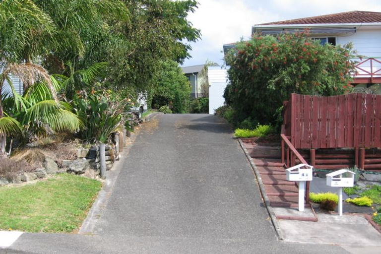 Photo of property in 2/4 Holt Avenue, Torbay, Auckland, 0630