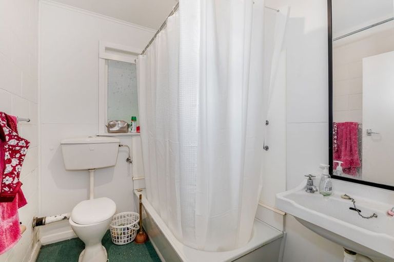 Photo of property in 138a Reynolds Street, Taita, Lower Hutt, 5011