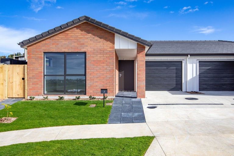 Photo of property in 7 Waruhia Crescent, Rototuna North, 3281